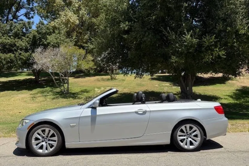 2011 Bmw 328i 3-series photo 1