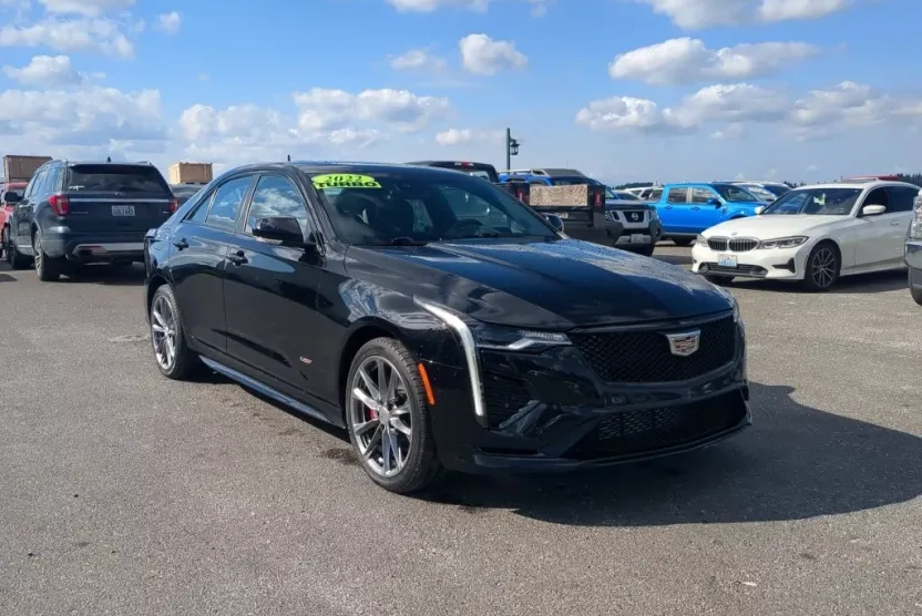 2022 Cadillac CT4 photo 1