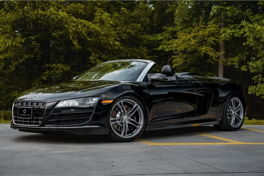 2011 Audi R8 5.2 Spyder Quattro photo 1