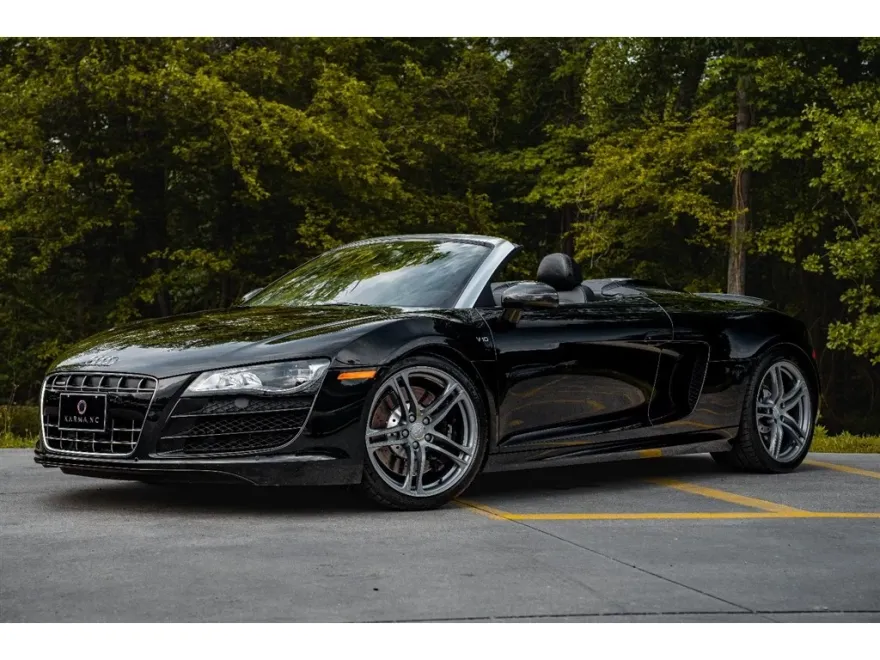 2011 Audi R8 5.2 Spyder Quattro photo 1