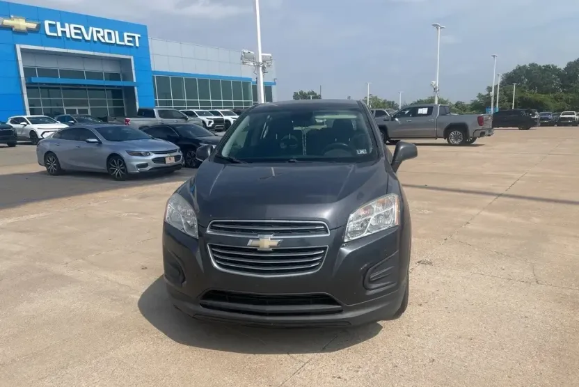2016 Chevrolet Trax LS photo 1