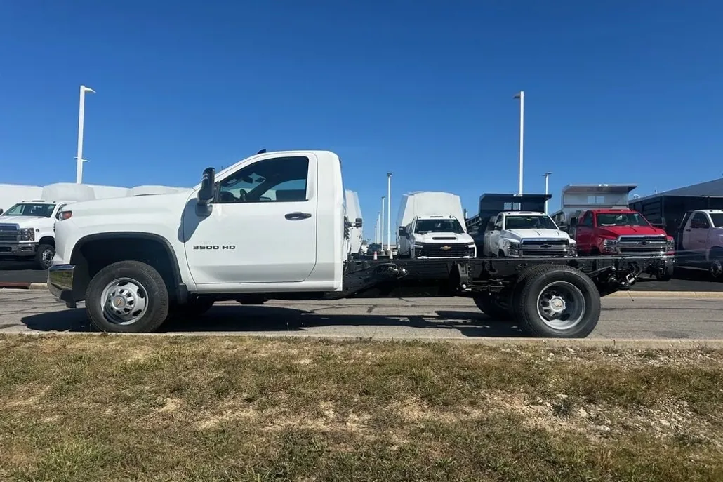 2026 Chevrolet Silverado 3500HD Work Truck photo 1