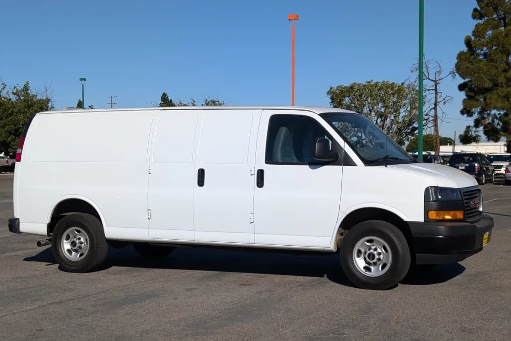 2023 Gmc Savana 2500 Cargo photo 1