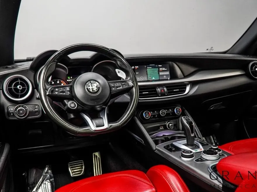 2022 Alfa Romeo Stelvio Ti Sport photo 1