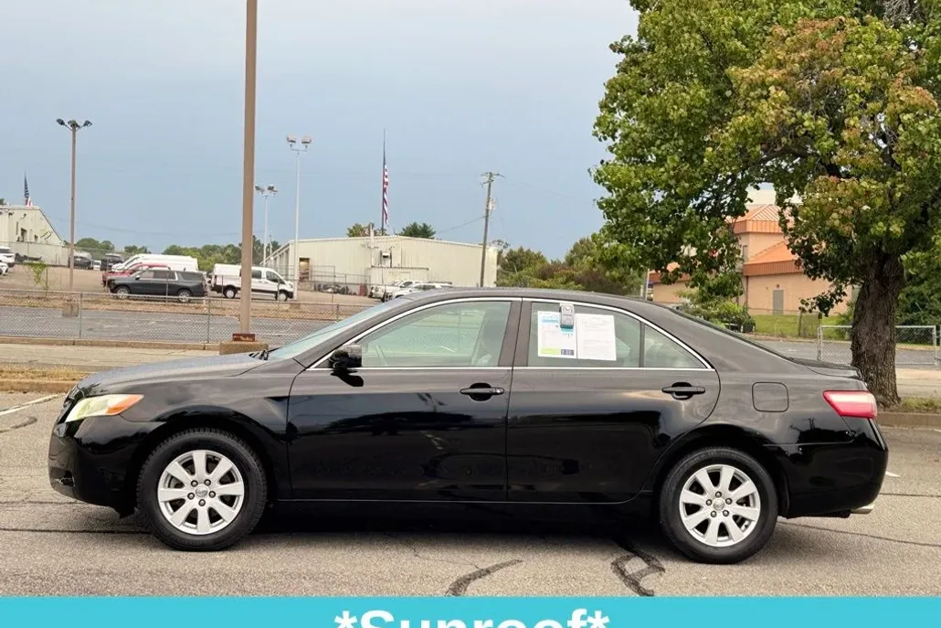 2009 Toyota Camry XLE photo 1