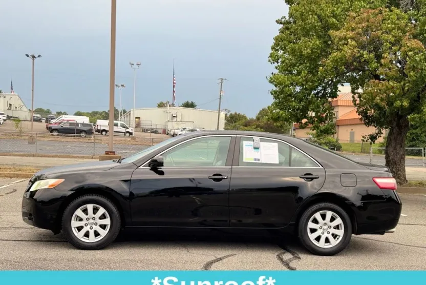 2009 Toyota Camry XLE photo 1