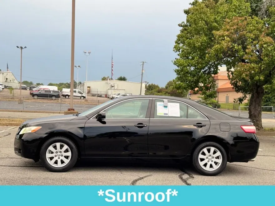2009 Toyota Camry XLE photo 1