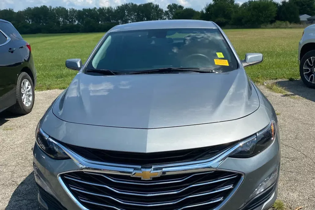 2024 Chevrolet Malibu 1LT photo 1