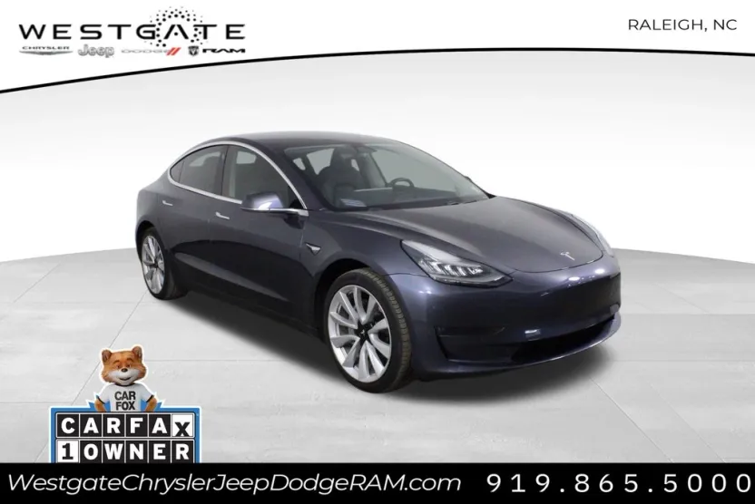 2020 Tesla Model 3 Long Range photo 1
