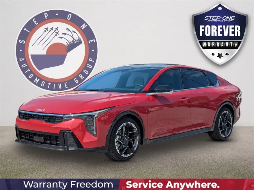 2025 Kia K4 GT-Line photo 1