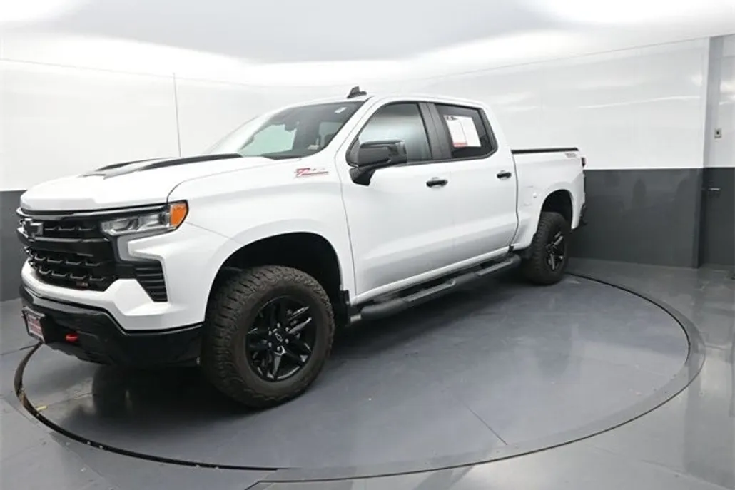 2024 Chevrolet Silverado 1500 LT Trail Boss photo 1