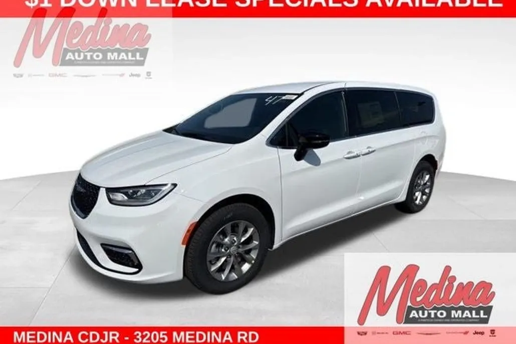 2026 Chrysler Pacifica photo 1