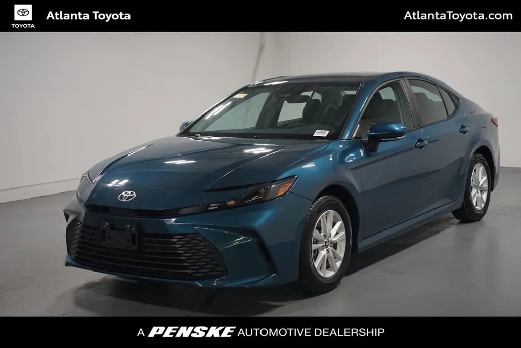 2025 Toyota Camry LE photo 1