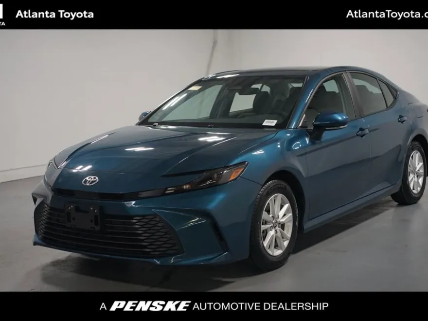 2025 Toyota Camry LE photo 1