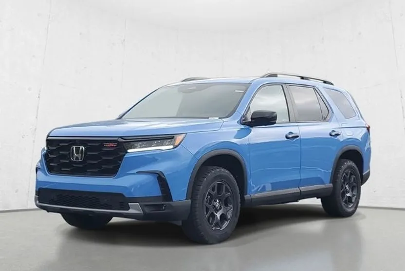 2025 Honda Pilot TrailSport photo 1