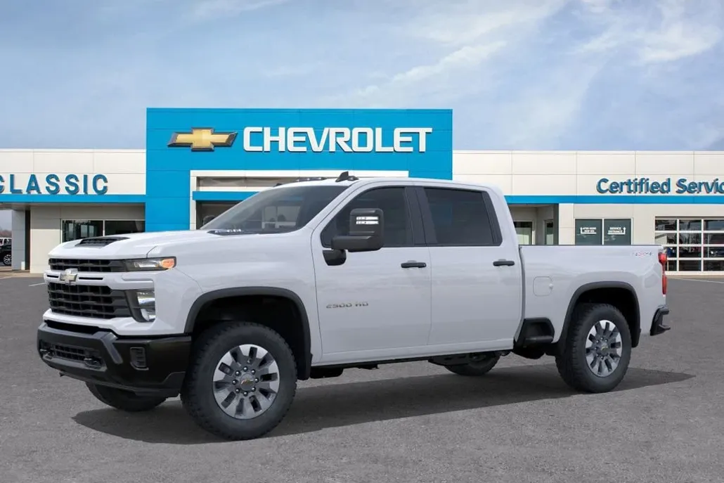 2025 Chevrolet Silverado 2500HD Custom photo 1