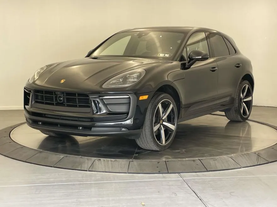 2024 Porsche Macan Base photo 1