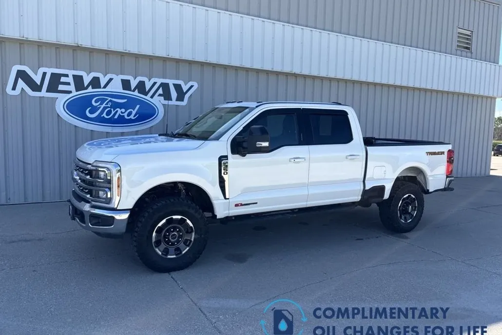 2024 Ford F-350 photo 1