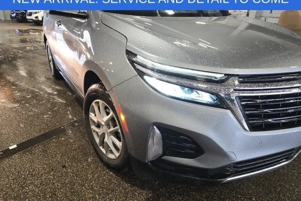 2024 Chevrolet Equinox LT photo 1