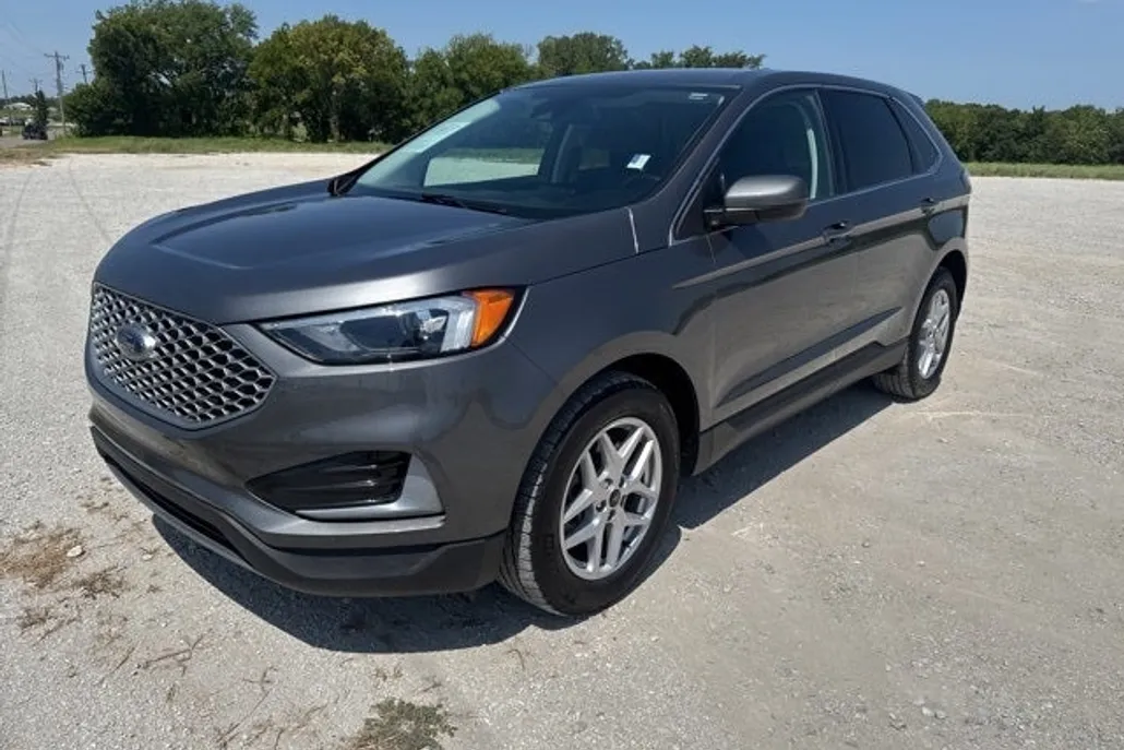 2024 Ford Edge SEL photo 1