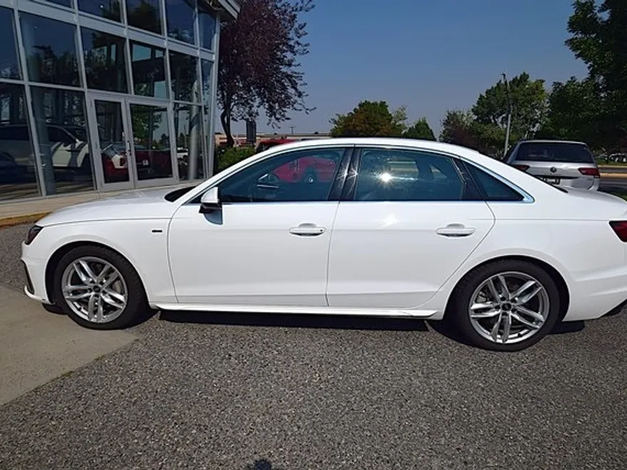 2023 Audi A4 45 S line Premium Plus photo 1
