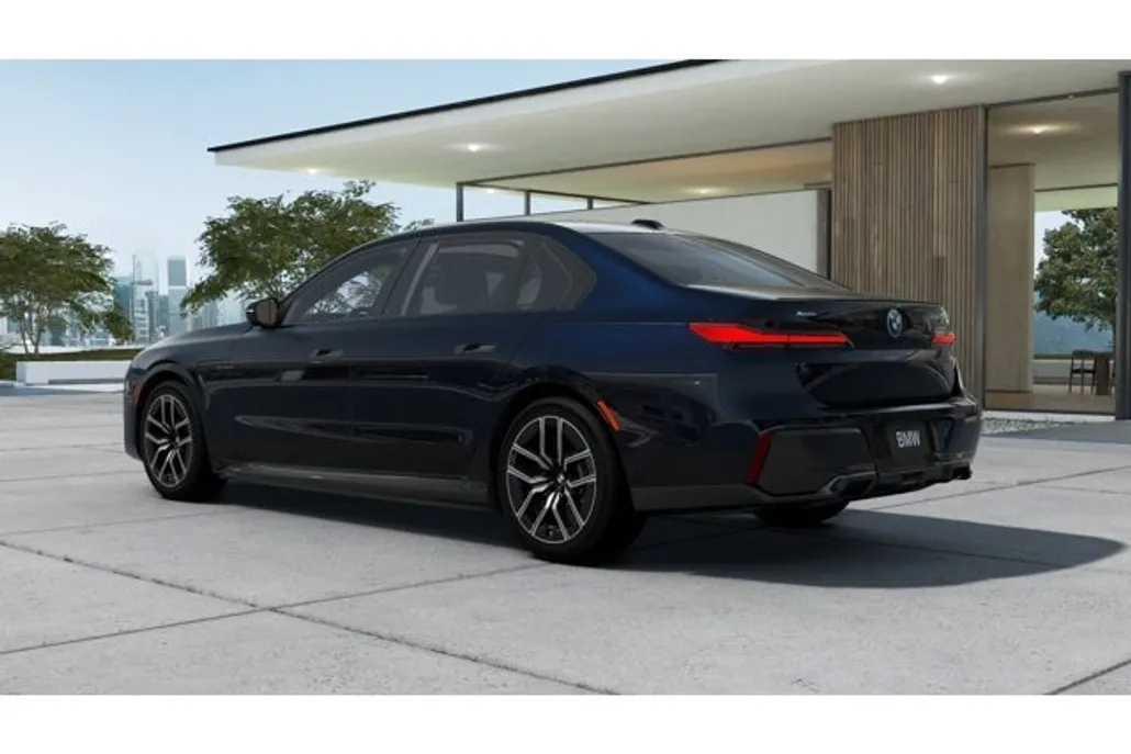 2026 Bmw 750e photo 1