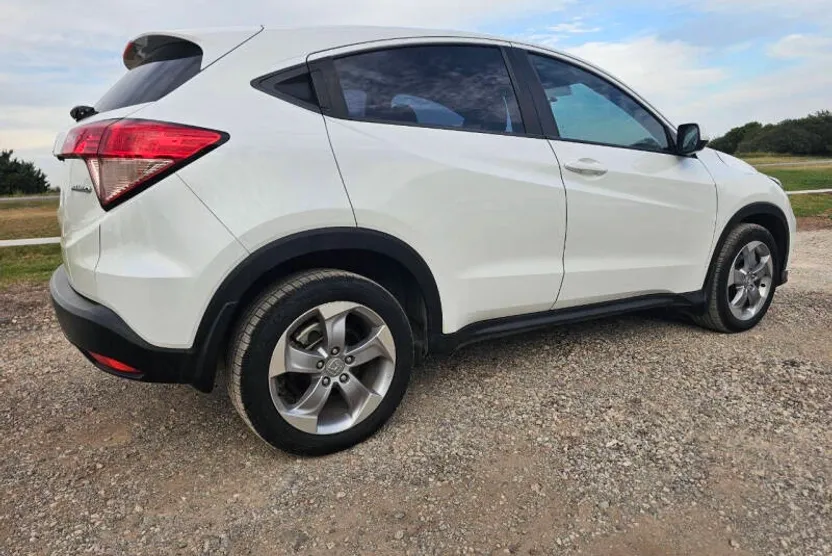2018 Honda HR-V LX photo 1