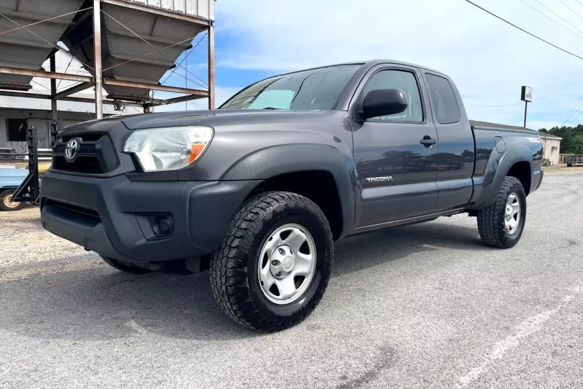 2015 Toyota Tacoma Access Cab 4x4 photo 1