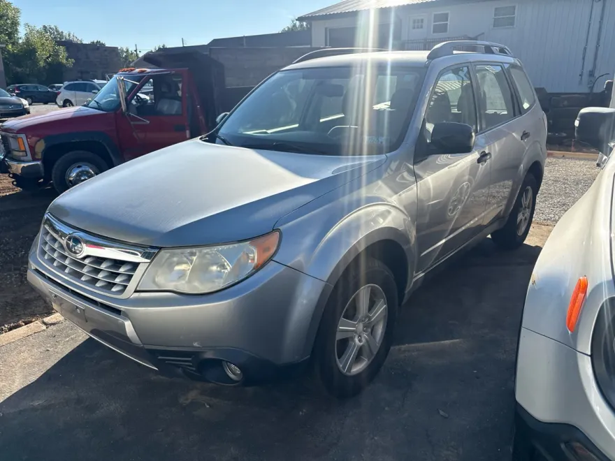 2011 Subaru Forester 2.5X Touring photo 1