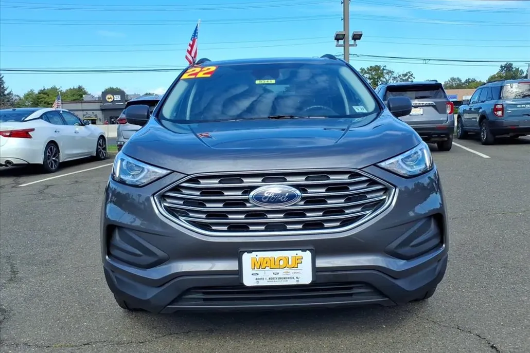 2022 Ford Edge SE photo 1
