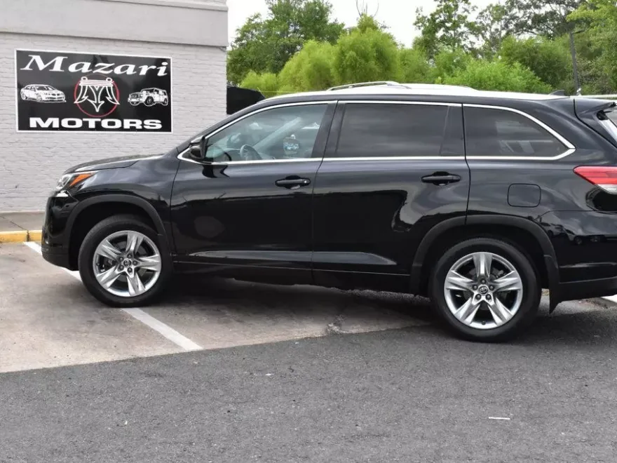 2017 Toyota Highlander Limited photo 1