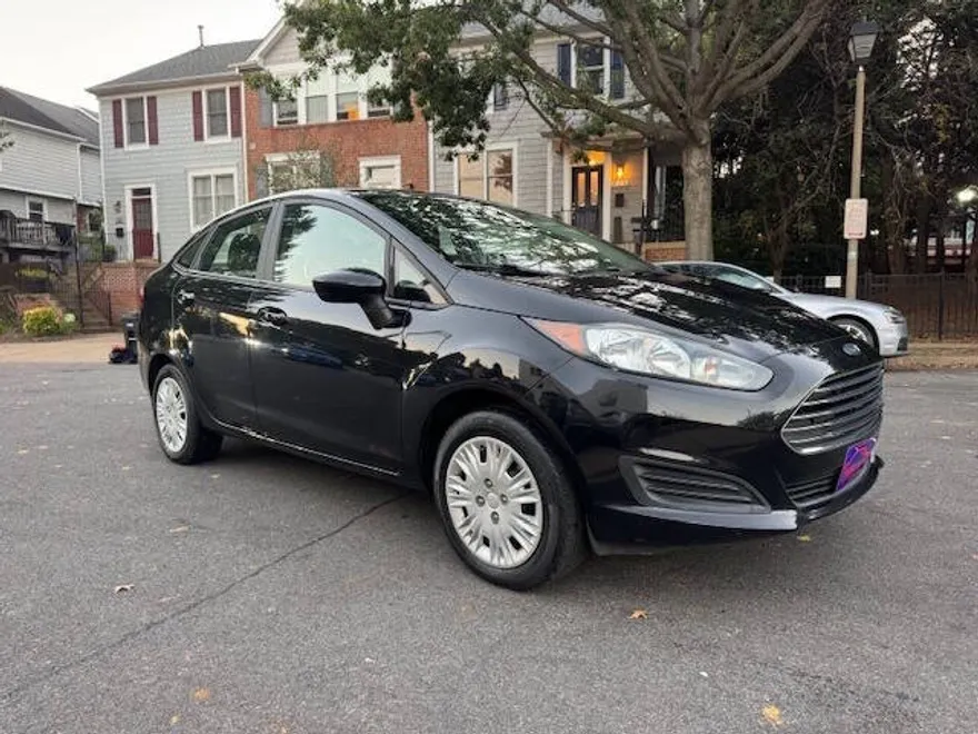 2019 Ford Fiesta S photo 1