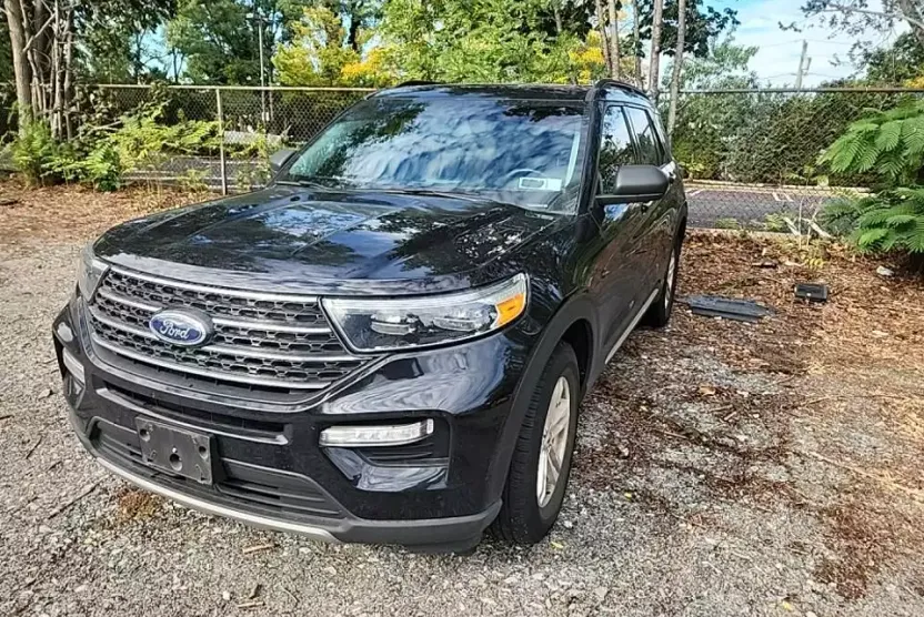 2022 Ford Explorer XLT photo 1