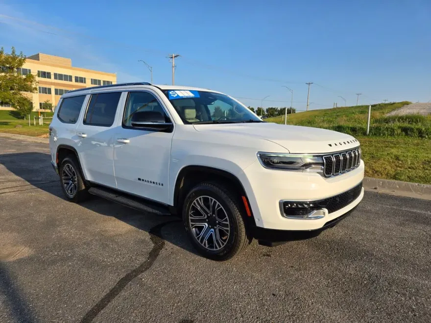 2024 Jeep Wagoneer Base photo 1