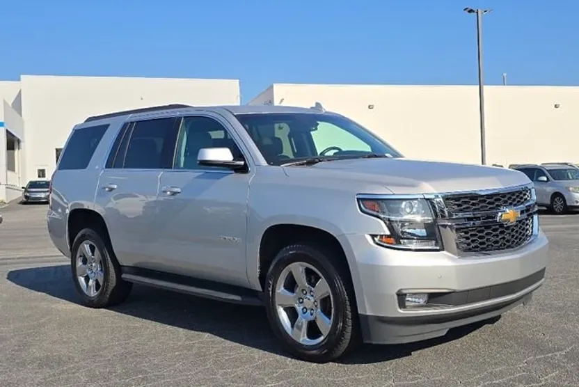 2019 Chevrolet Tahoe LT photo 1