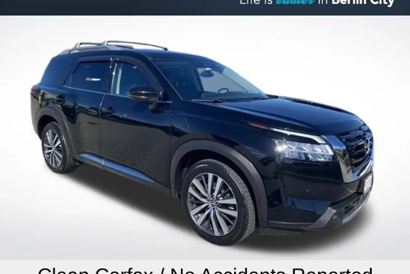 2022 Nissan Pathfinder Platinum photo 1