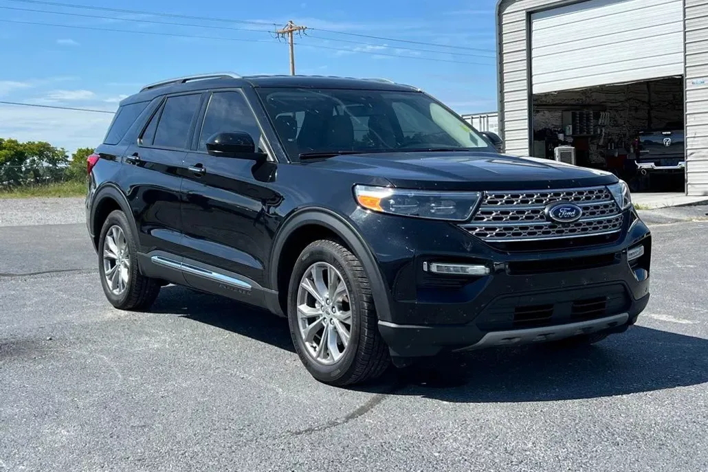 2022 Ford Explorer Limited photo 1