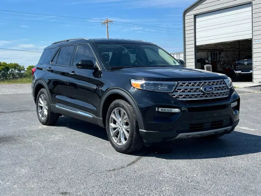 2022 Ford Explorer Limited photo 1