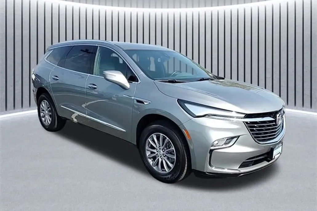 2023 Buick Enclave Essence photo 1