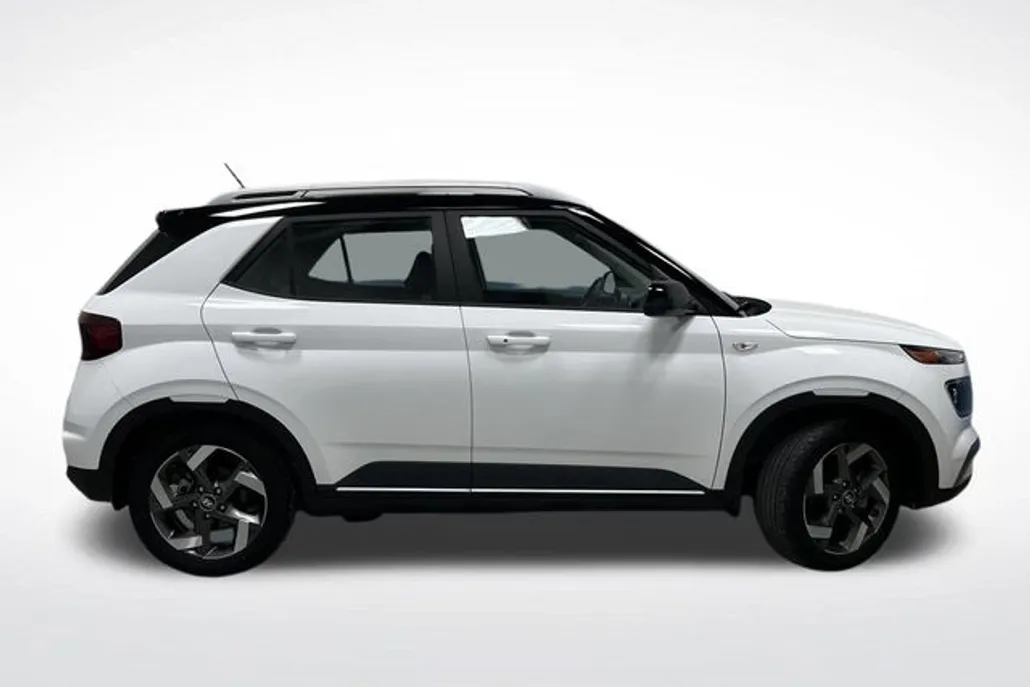 2023 Hyundai Venue Limited photo 1