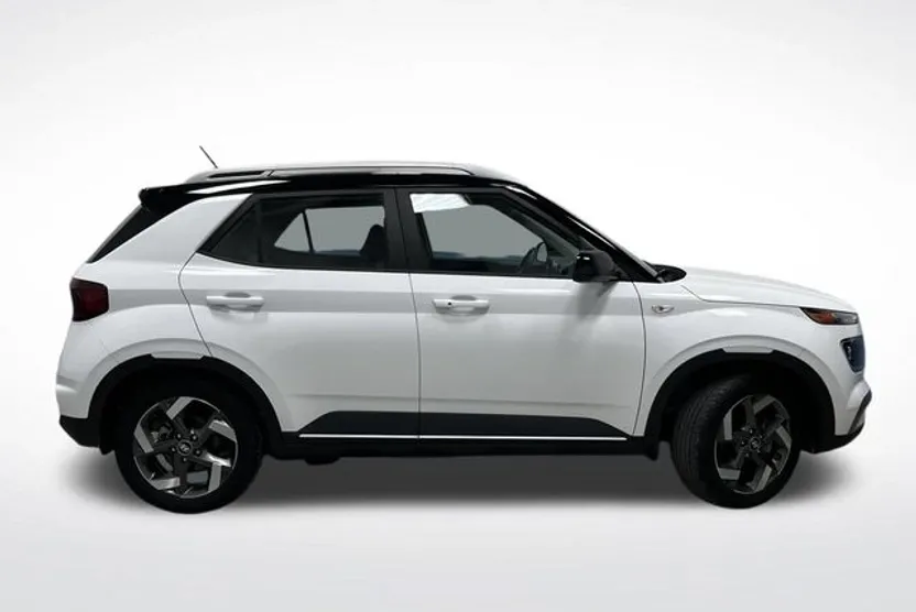 2023 Hyundai Venue Limited photo 1