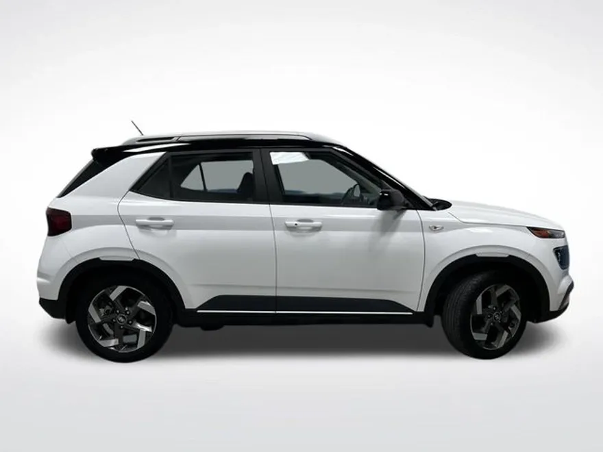 2023 Hyundai Venue Limited photo 1