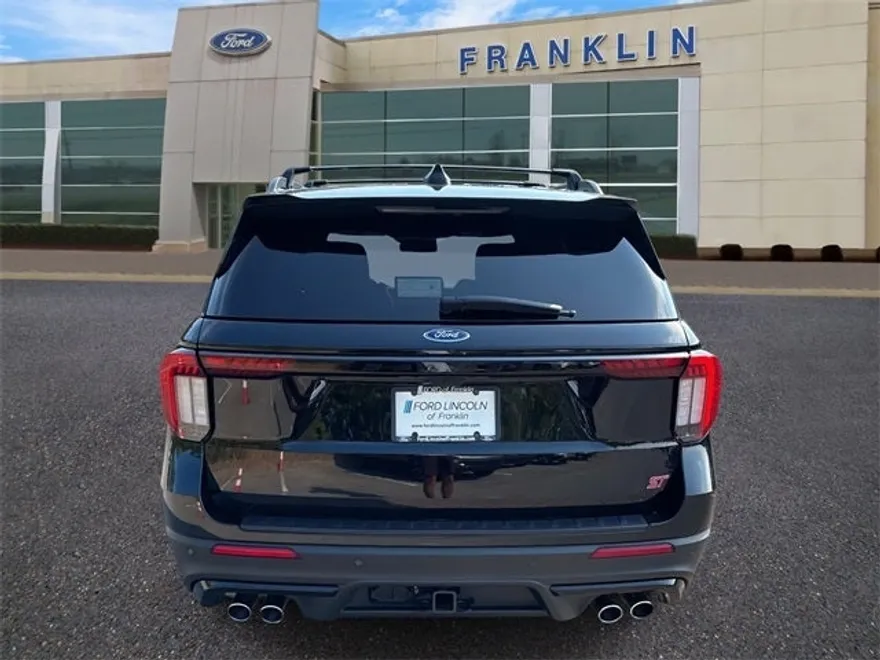 2025 Ford Explorer ST photo 1