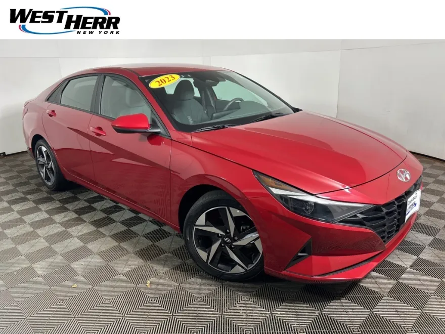 2023 Hyundai Elantra SEL photo 1
