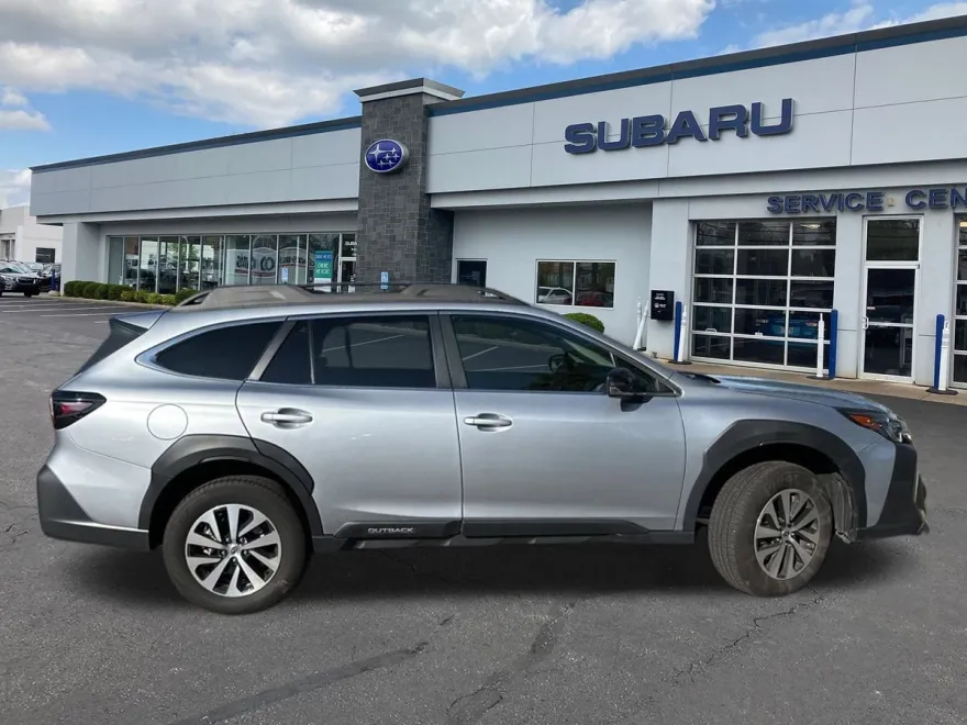 2025 Subaru Outback Premium photo 1