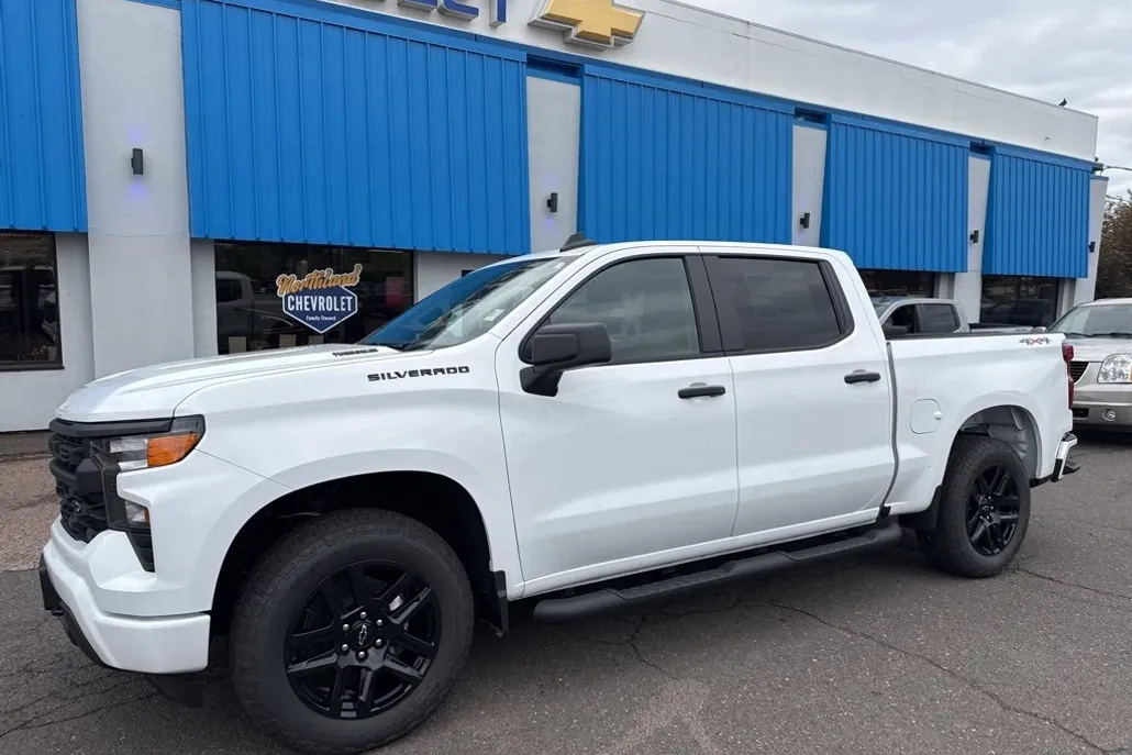 2025 Chevrolet Silverado 1500 Custom photo 1