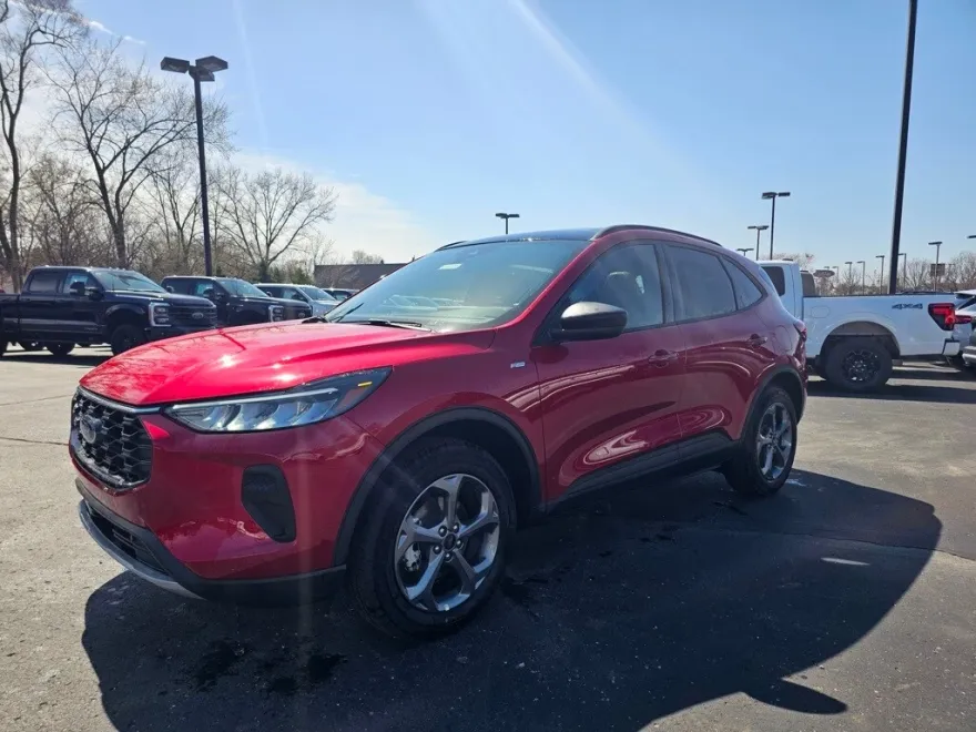 2025 Ford Escape ST-Line photo 1