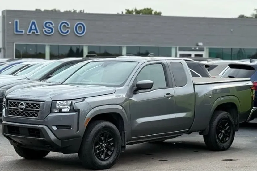 2024 Nissan Frontier SV photo 1