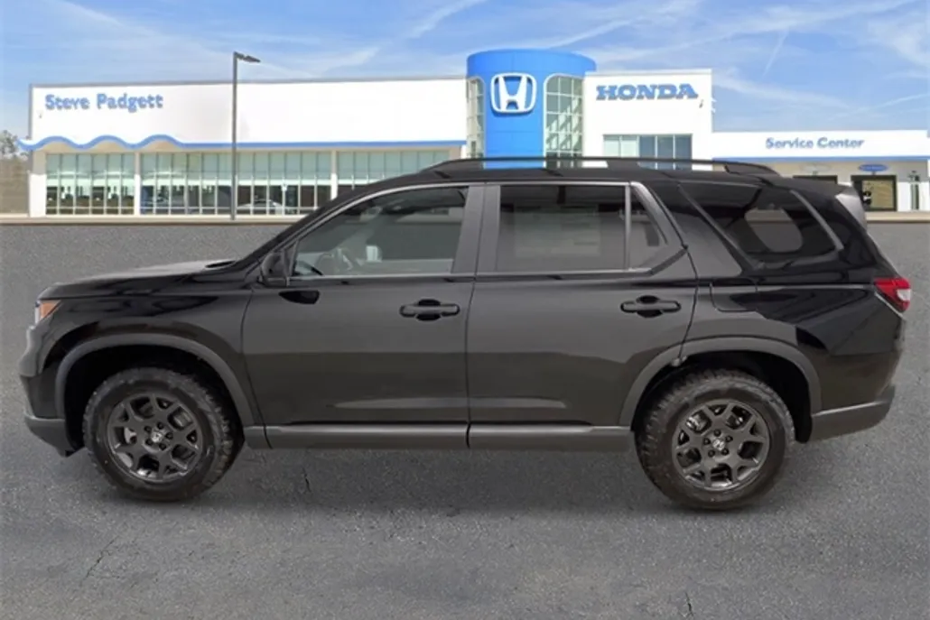 2025 Honda Pilot TrailSport photo 1