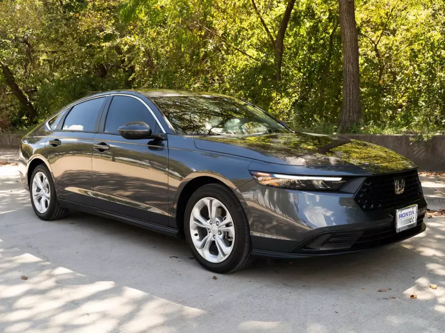 2025 Honda Accord LX photo 1